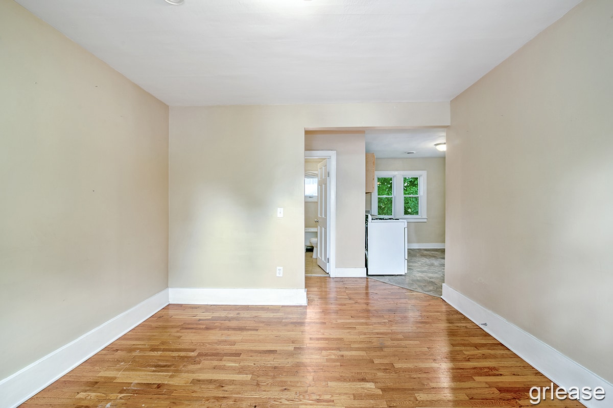 Building Photo - 618 Veto St NW