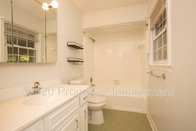 Building Photo - 6124 Canterbury Dr