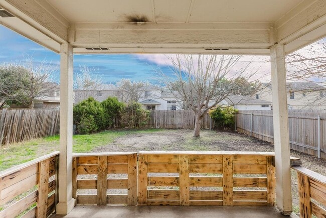 Building Photo - 1229 Vincent Pl