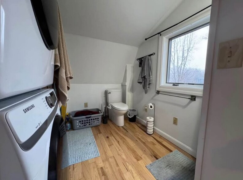 Building Photo - 18 Old Hollis Rd