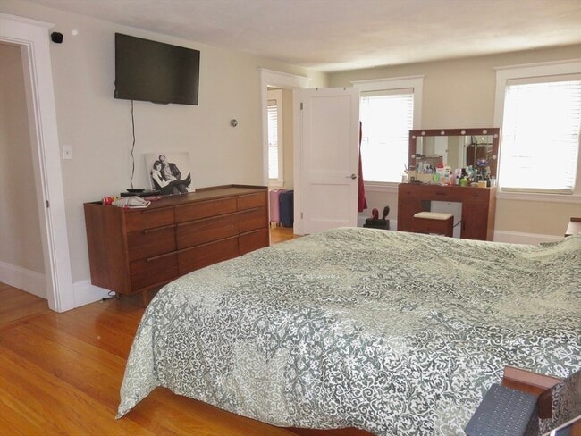 Building Photo - 35 Lovell Rd