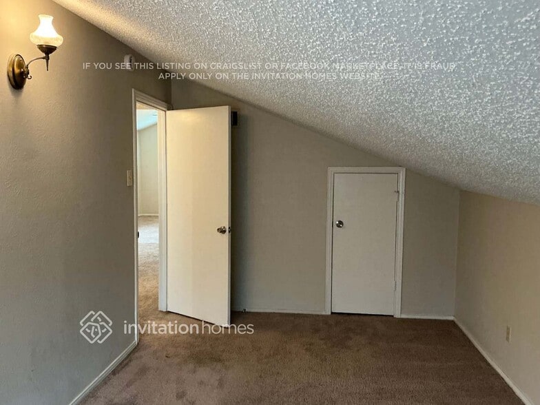Building Photo - 3109 Laurel Ln