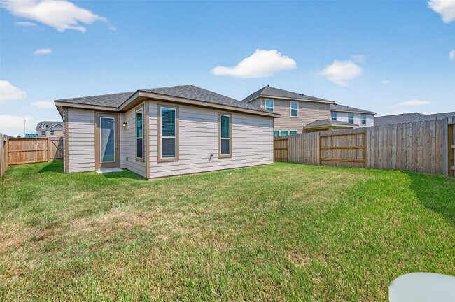 Building Photo - 7515 Sunlit Hbr Dr