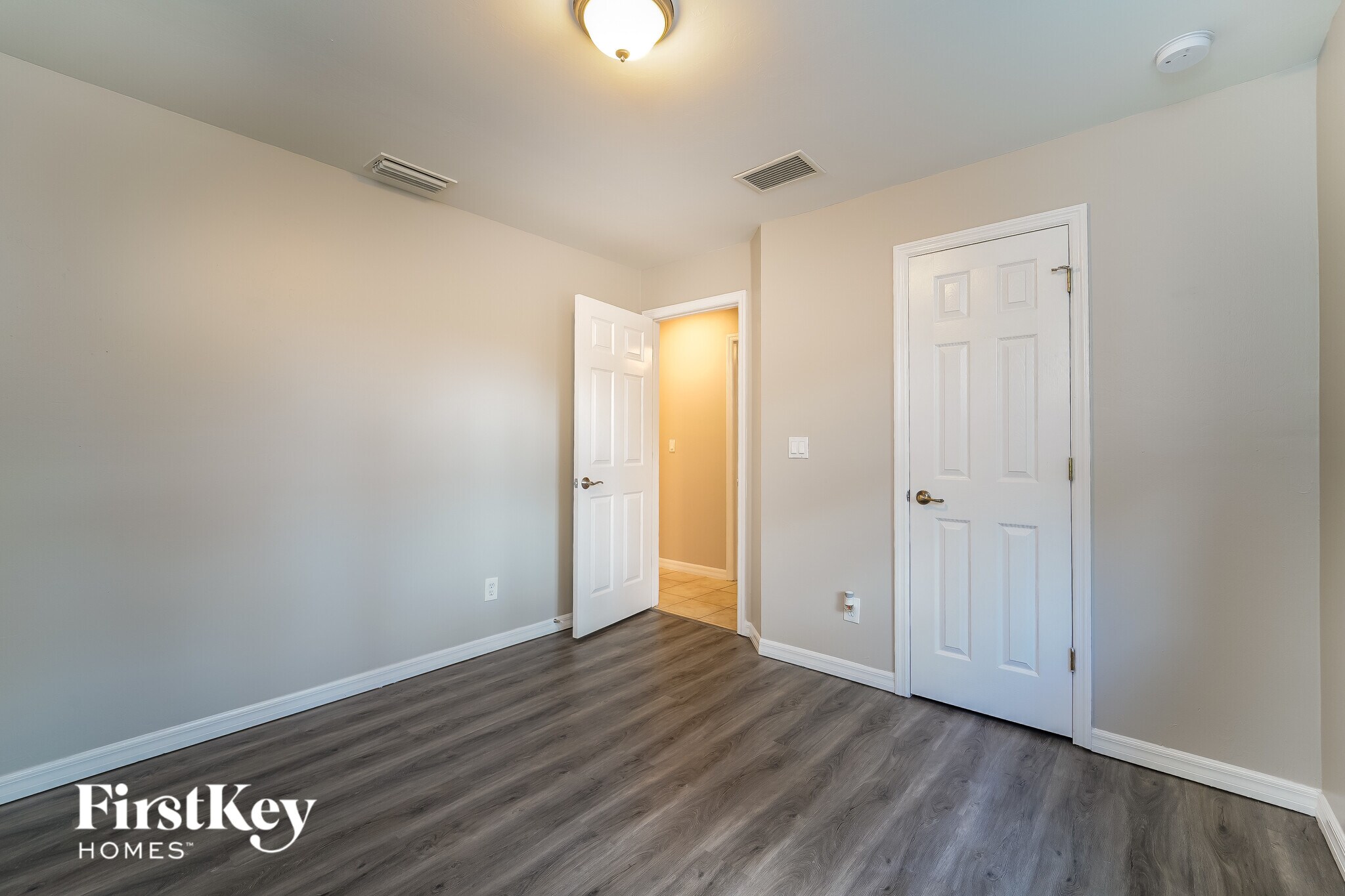 Building Photo - 1570 Waldorf Dr