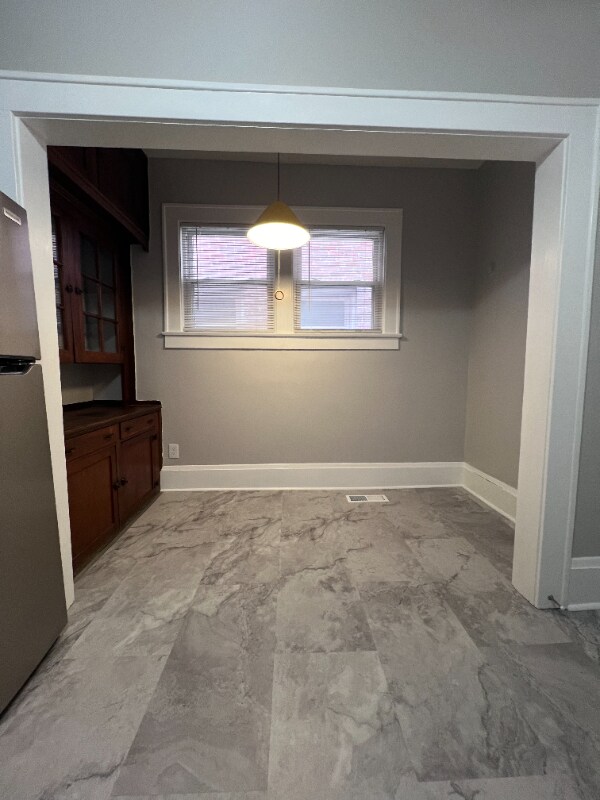 Building Photo - 405 Moore St