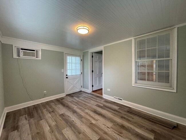 Building Photo - Everything you’ve been dreaming of is here. Lease today!