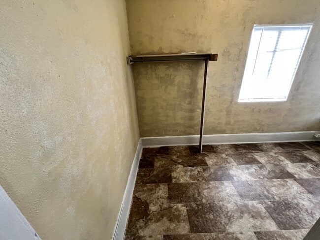 Building Photo - 347 S 100 E