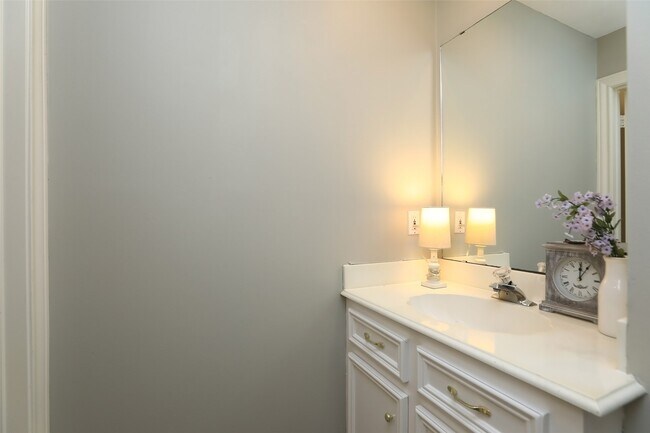 Building Photo - 7906 Tizerton Ct