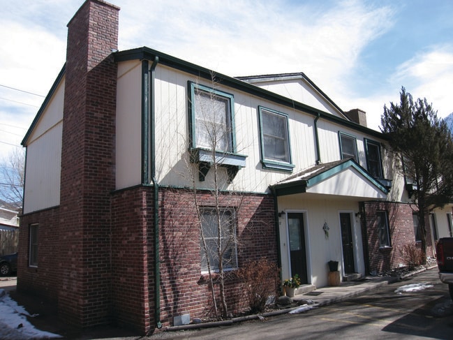 The Village Green Apts. - Village Green Apartments