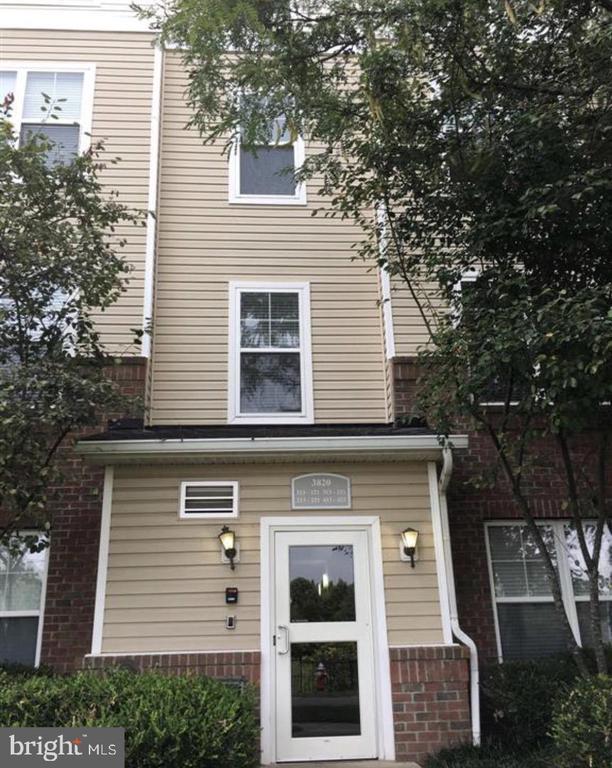 Building Photo - 3820 Lightfoot St