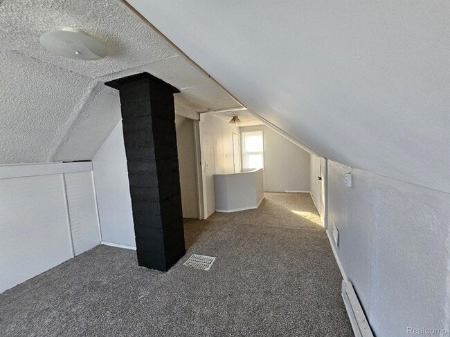 Building Photo - 6828 Meadow Ave