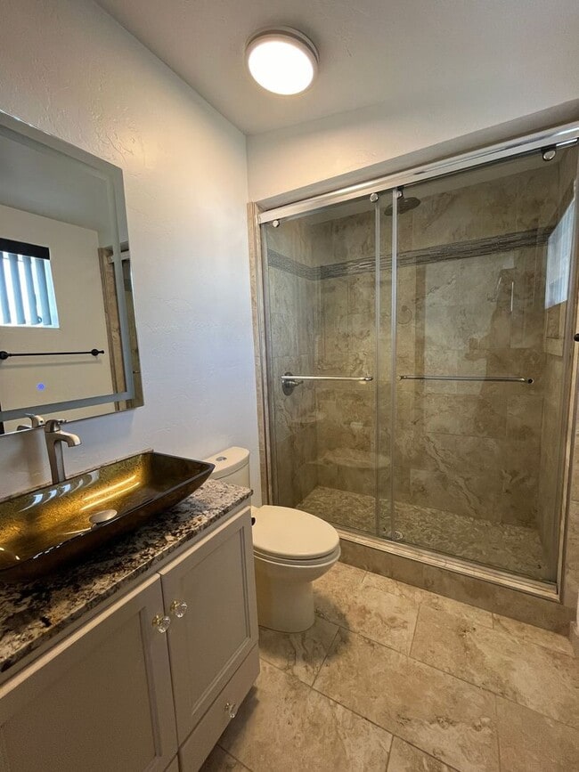 Building Photo - Gorgeous fully remodeled centrally located 3 bedroom home.