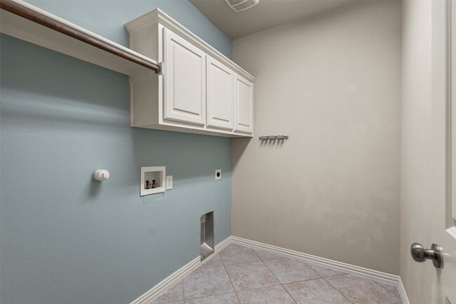 Building Photo - 2606 Kennedy Dr