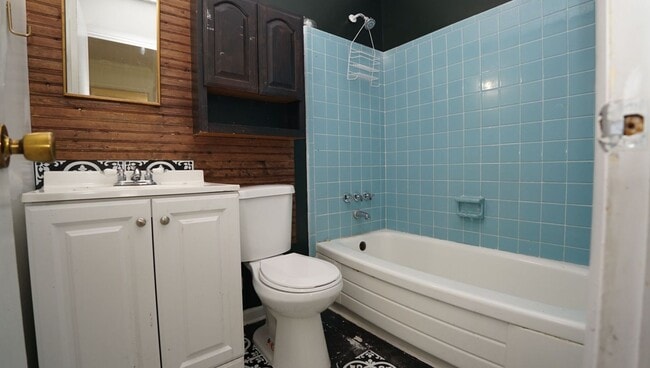 Building Photo - 1008 Hendricks Ave