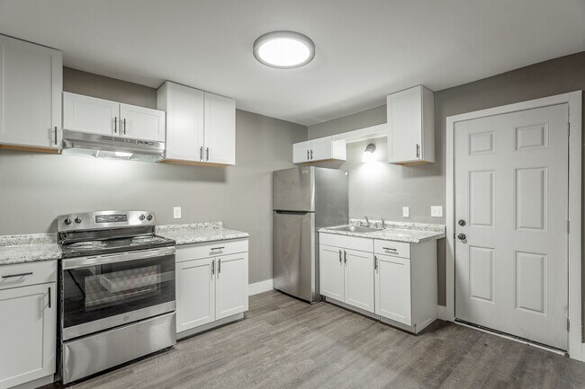 Building Photo - 1100 S Willow