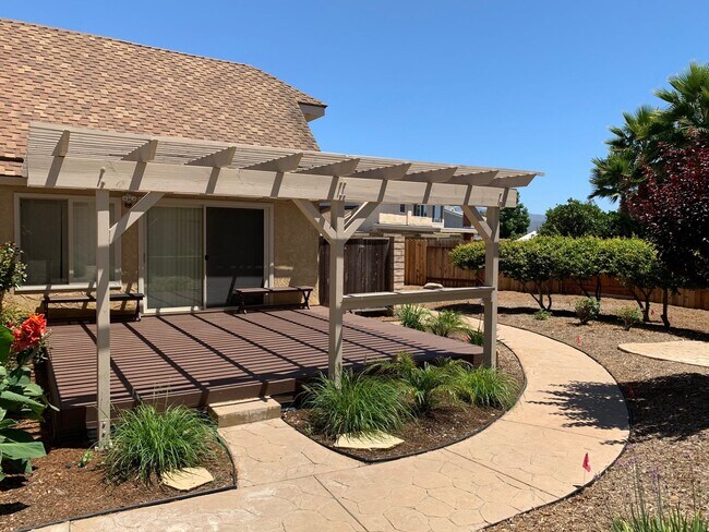 Building Photo - 2579 Pepperwood Dr