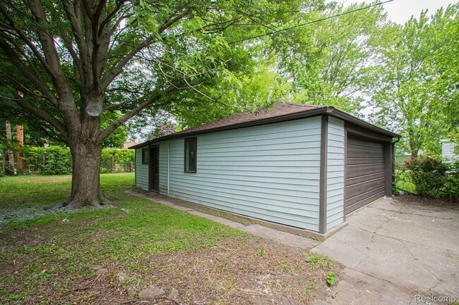 Building Photo - 24917 Dale Ave