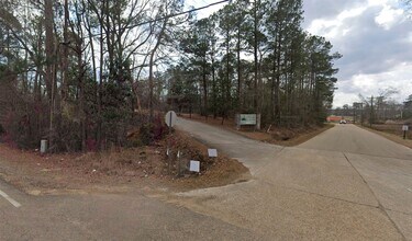 Building Photo - 27 Greensburg St