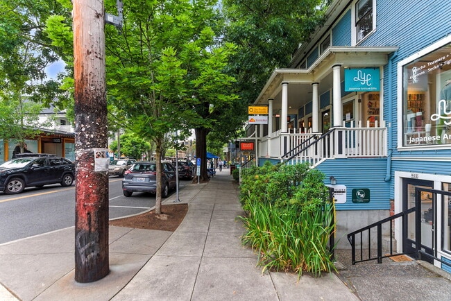 Building Photo - 2275 NW Kearney St