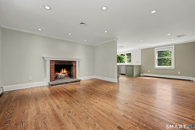 Building Photo - 130 W Norwalk Rd