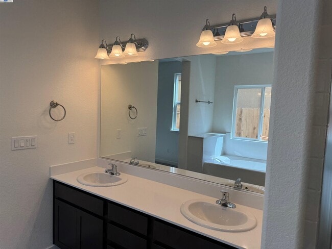 Building Photo - 4671 Irma Dr