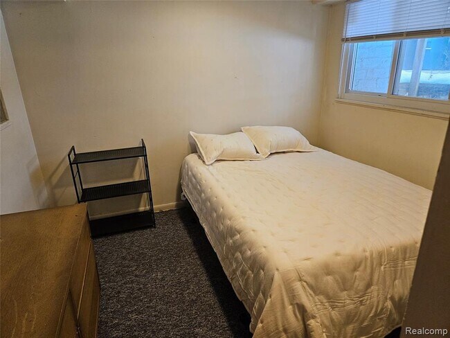 Building Photo - 921 Mary St