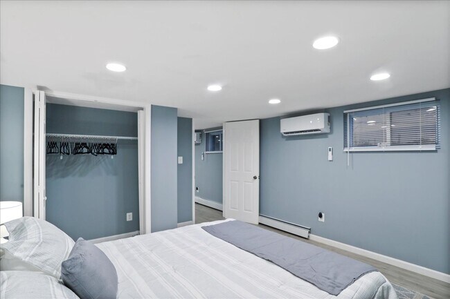 Building Photo - 13715 Dixie Dr