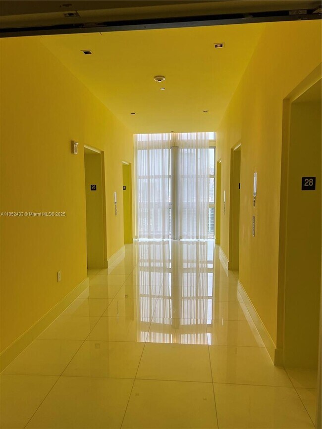 Building Photo - 465 Brickell Ave