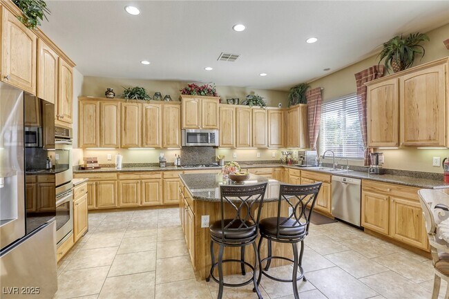 Building Photo - 7286 Mt Kearsarge St