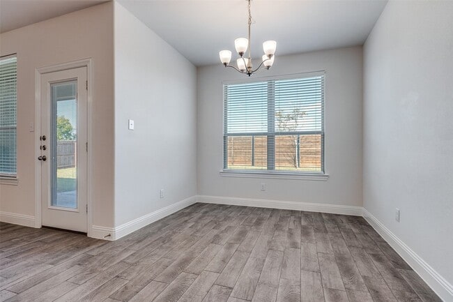 Building Photo - 10909 Los Alamos Dr