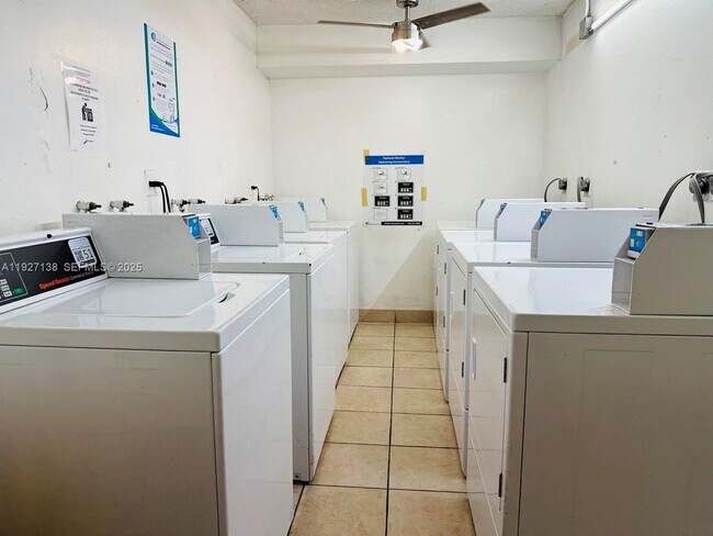 Building Photo - 16851 NE 23rd Ave