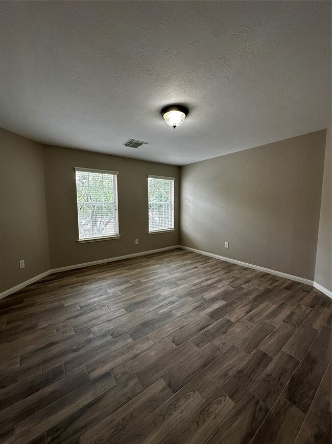 Building Photo - 18515 Skippers Helm