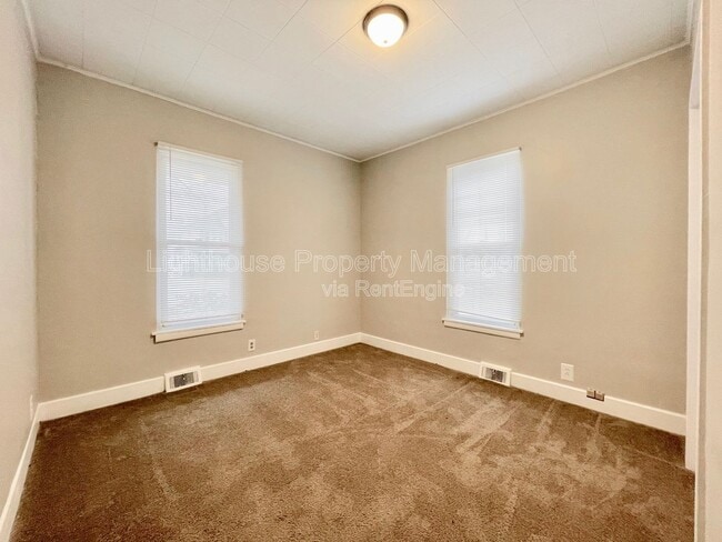 Building Photo - 1633 Peck St