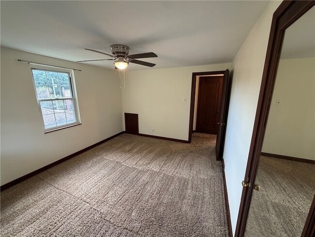 Building Photo - 218 Jackson Cir