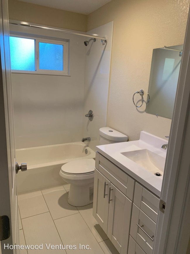 Building Photo - 3771 Miramar Way