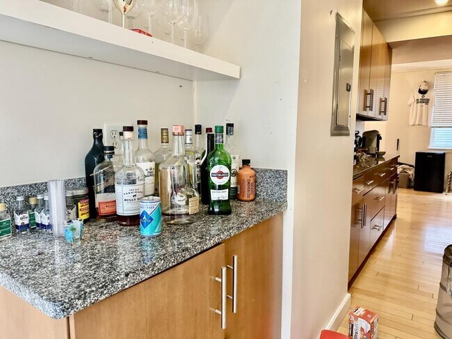 Building Photo - 2 bedroom in Boston MA 02127