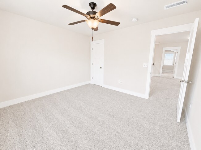 Building Photo - 404 Cattail Holw Wy