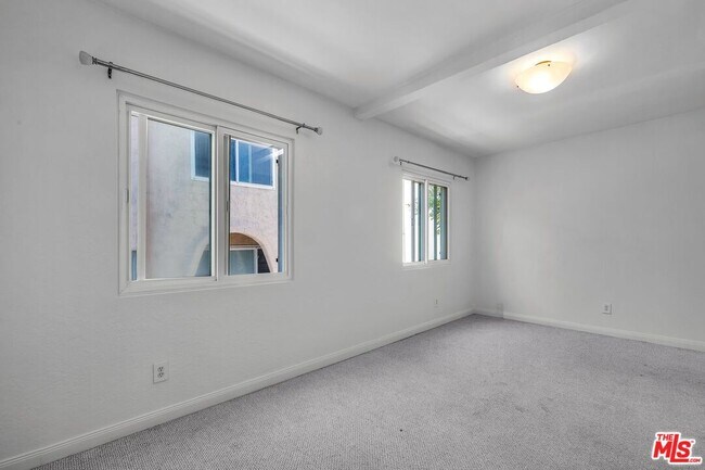 Building Photo - 8025 Redlands St
