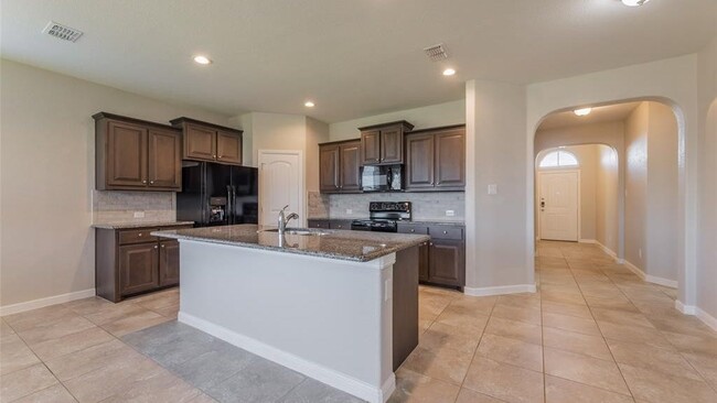 Building Photo - 1000 Meadow Scape Dr