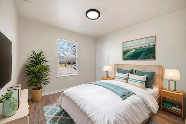 Building Photo - 197 Voss