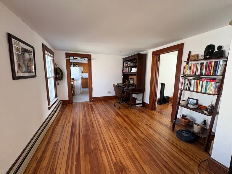 Building Photo - 3729 New York 43-2nd floor