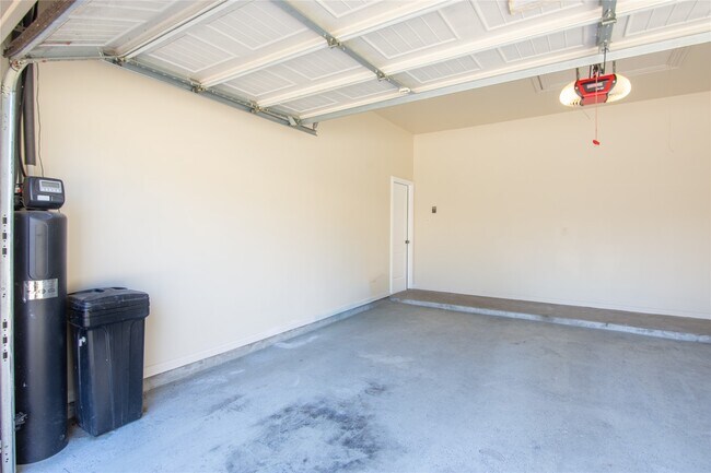 Building Photo - 24322 Bella Florence Dr