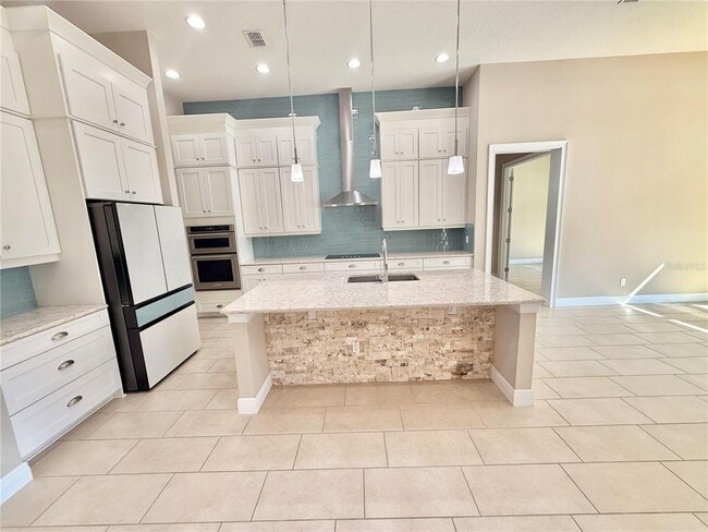 Building Photo - 11646 Hampstead St