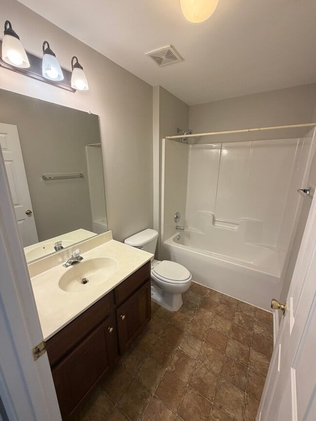 Building Photo - Charming 3BR Townhome in Sought-After Harrisburg Town Center