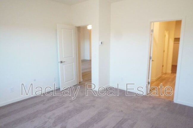 Building Photo - 4023 N Ghost Holw Wy