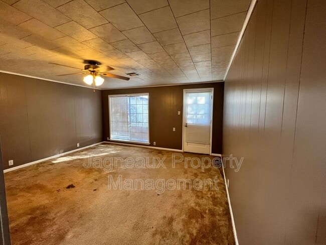 Building Photo - 3105 Deaton St