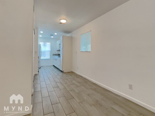 Building Photo - 6649 W Ocotillo Rd