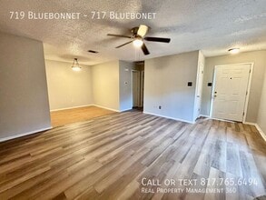 Building Photo - 719 Bluebonnet-717 Bluebonet