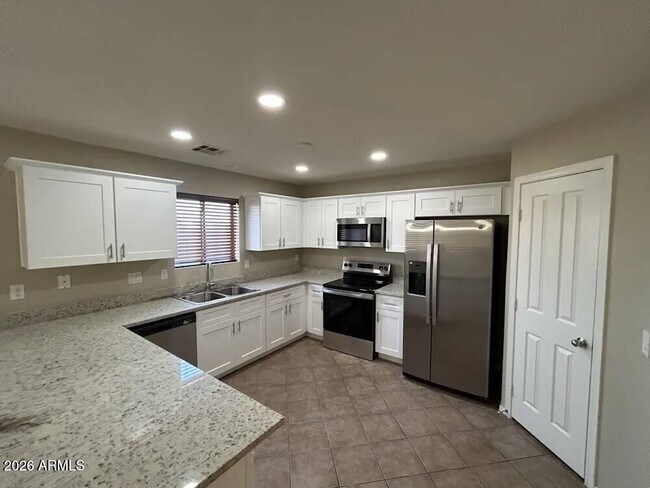 Building Photo - 6707 W Desert Ln