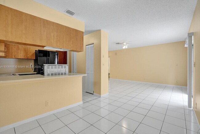 Building Photo - 2444 Raleigh St